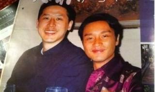 唐鹤德晒照缅怀张国荣